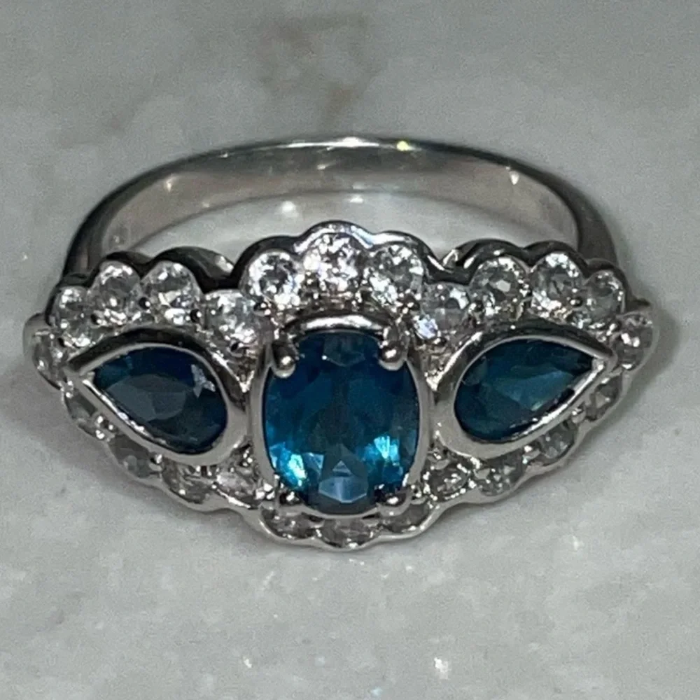 Vintage BLUE TOPAZ 2.00CT WHITE TOPAZ 1.20CTW STERLING SILVER 3- STONE Ring